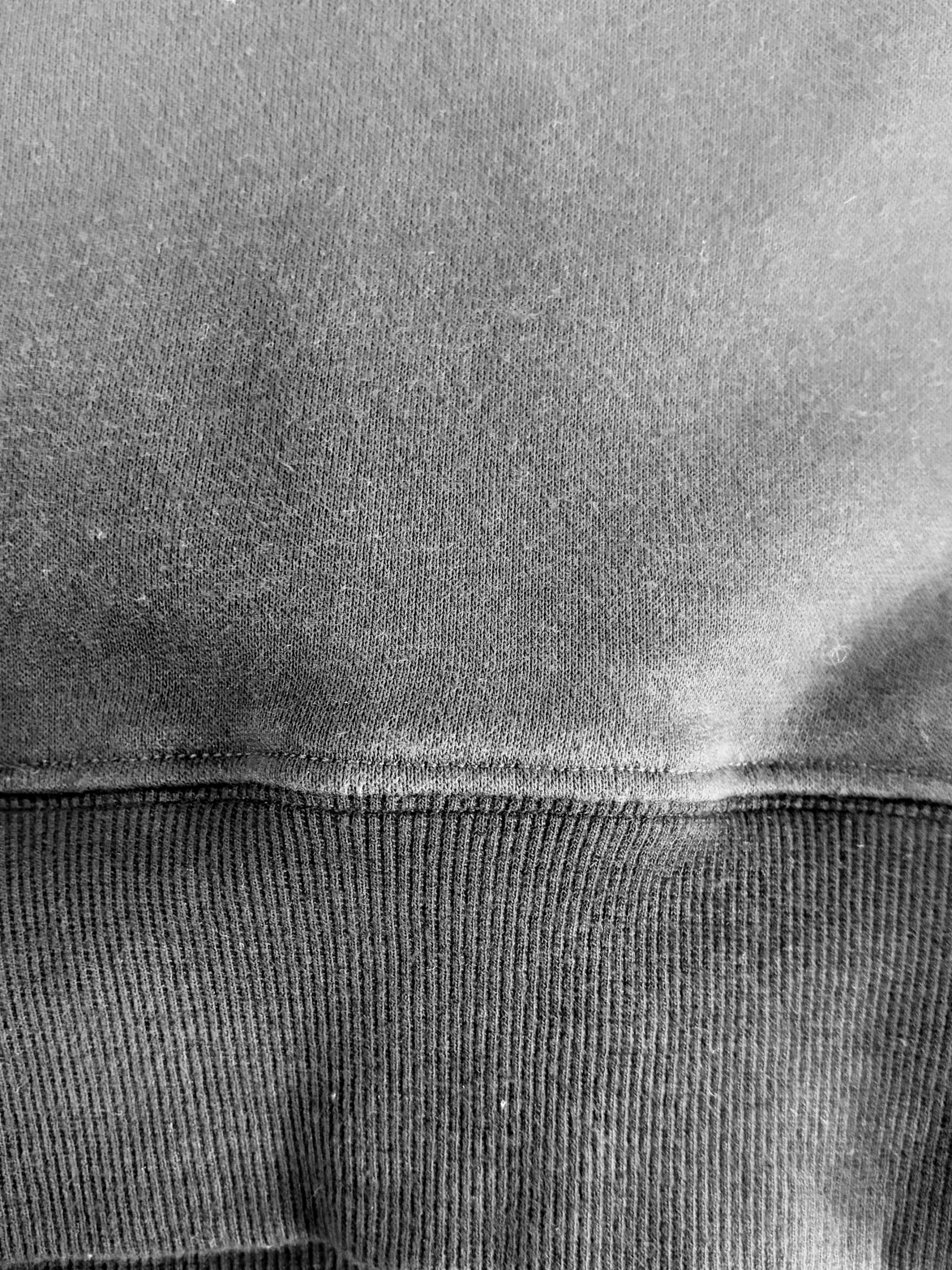 Crewneck sweatshirt ribbed bottom hem detail