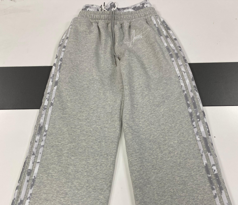 Custom hoodie set joggers detail
