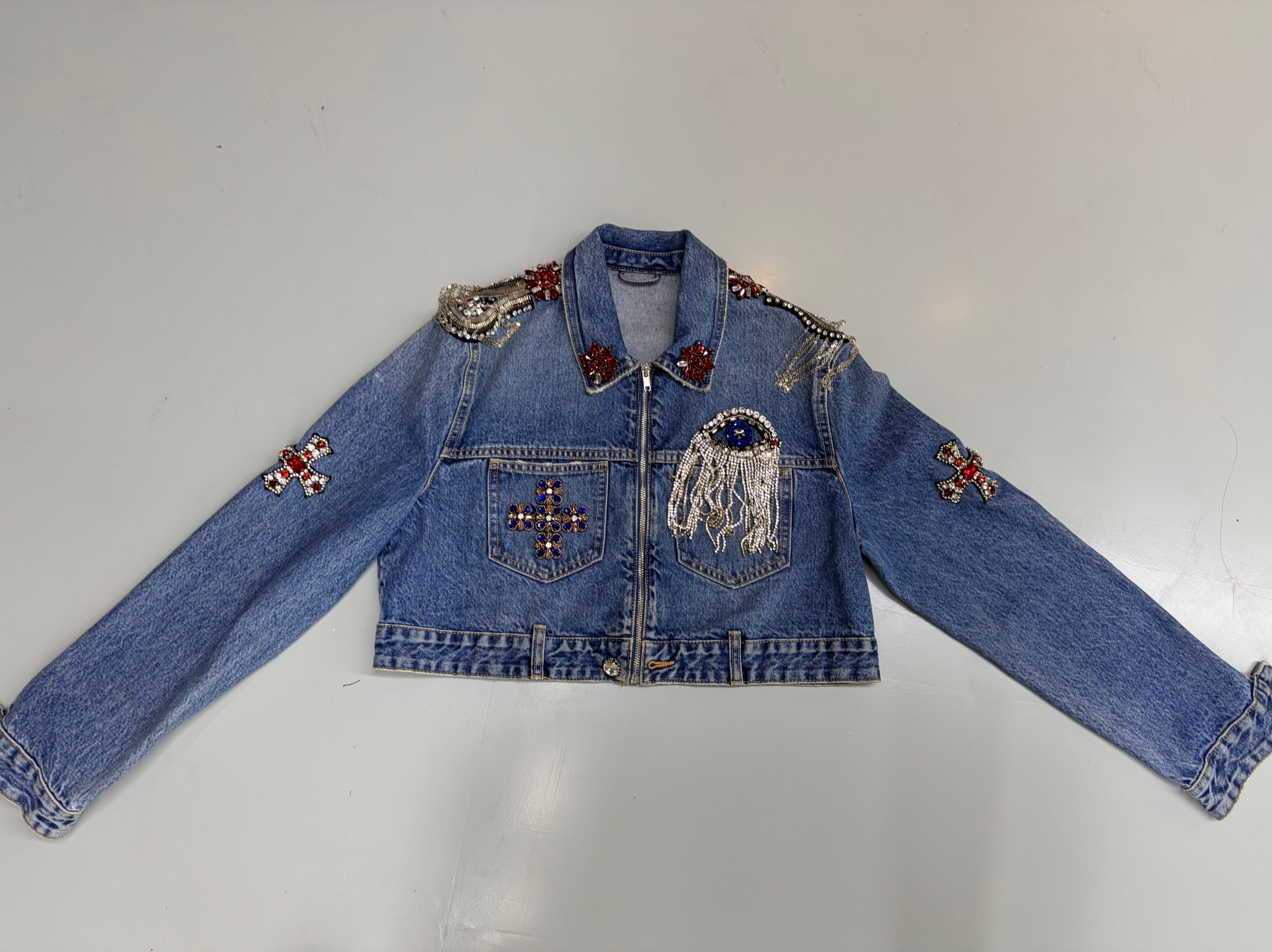 Custom denim jackets for fashion brands