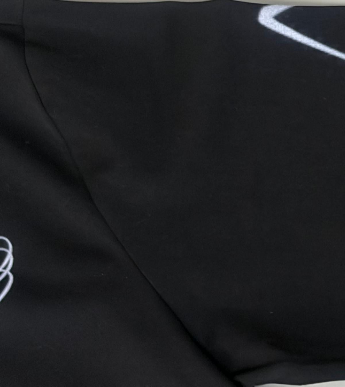 Long-sleeve T-shirt shoulder seam and sleeve construction detail