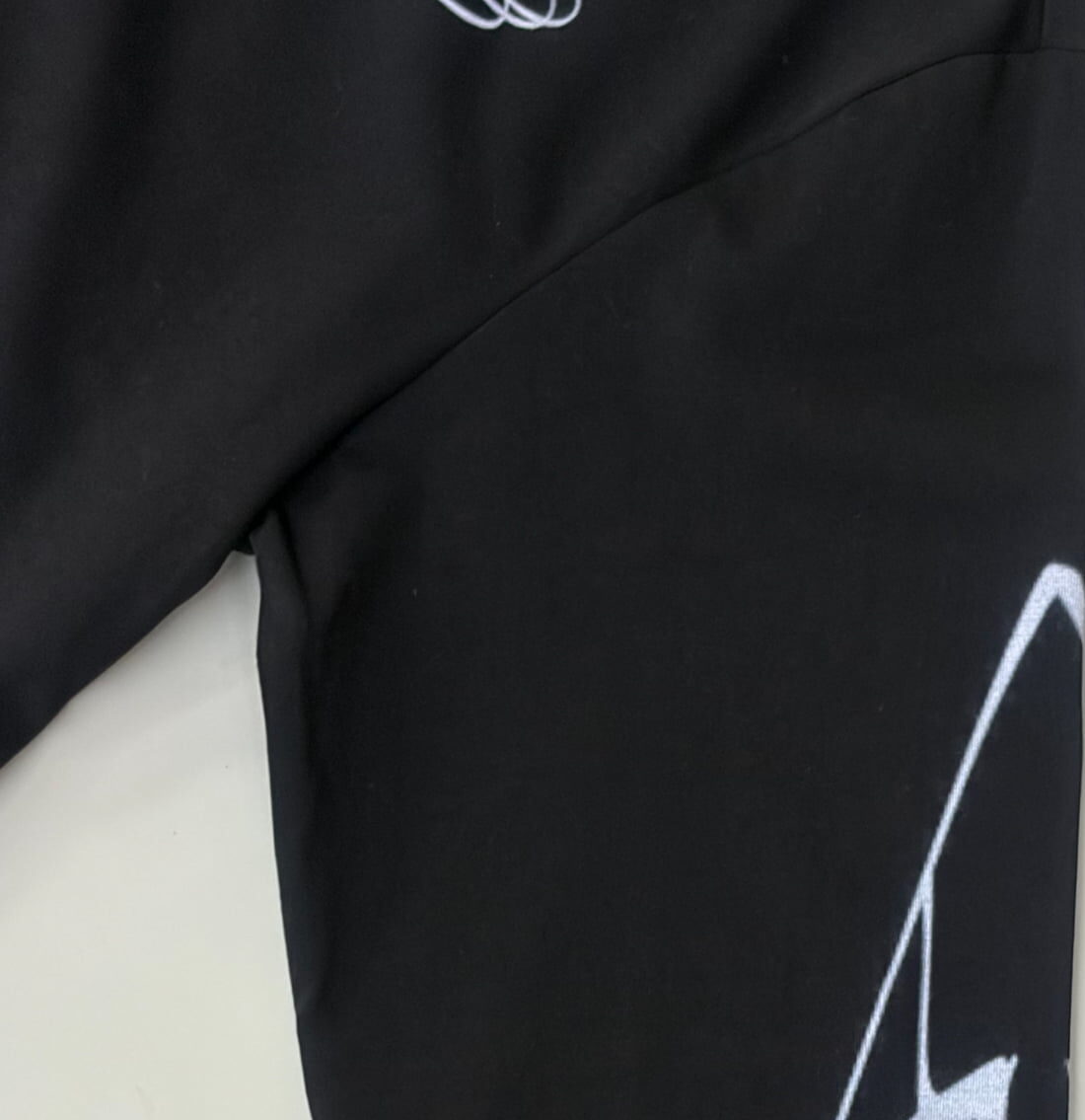Long-sleeve T-shirt sleeve length and sleeve construction detail