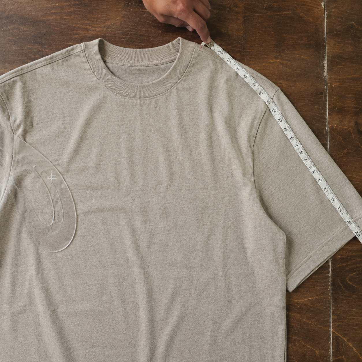 Top fit adjustment for shoulder sleeve and neckline areas