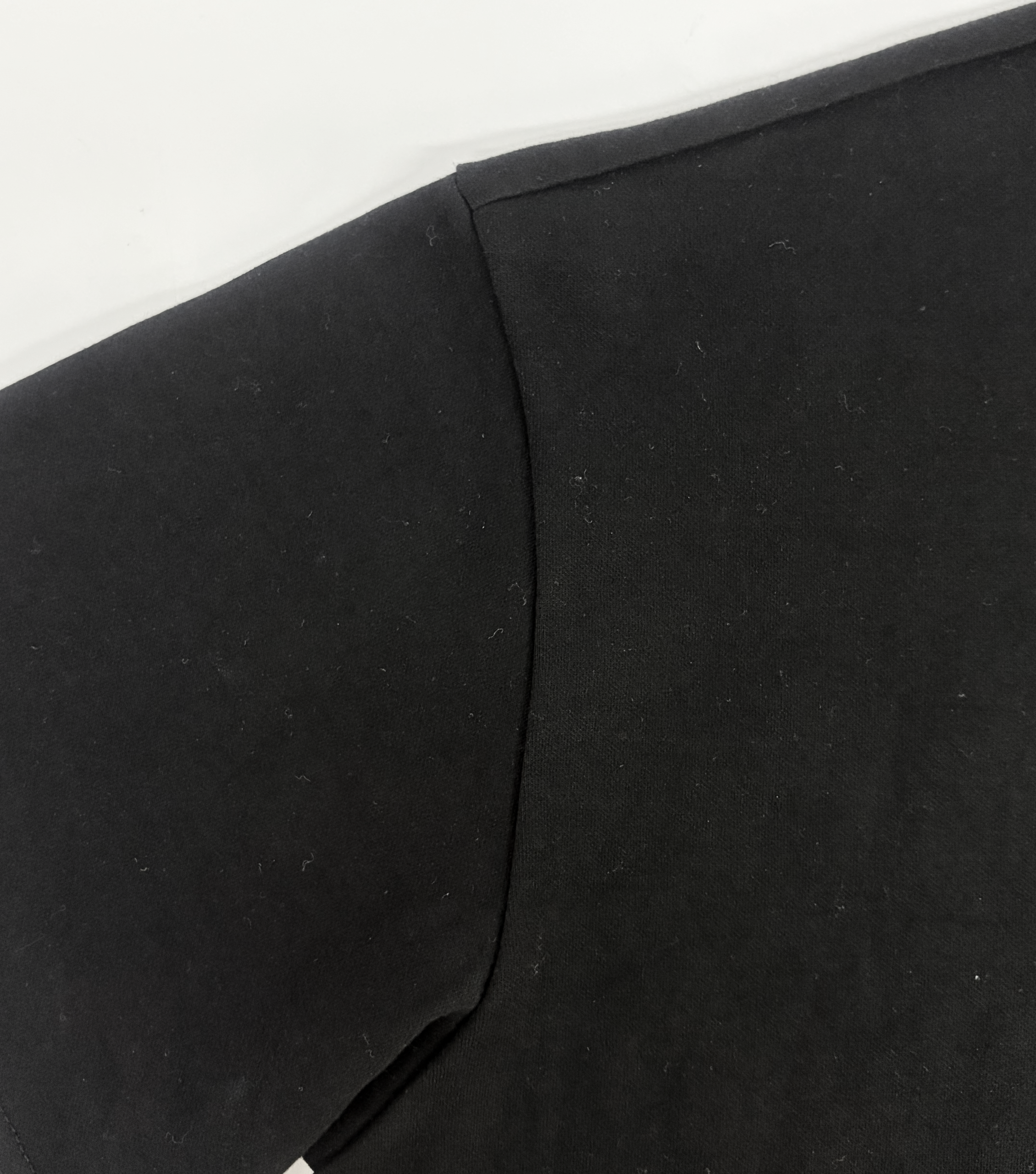Short-sleeve T-shirt shoulder structure