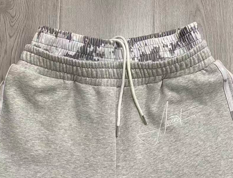 Custom shorts elastic waistband detail